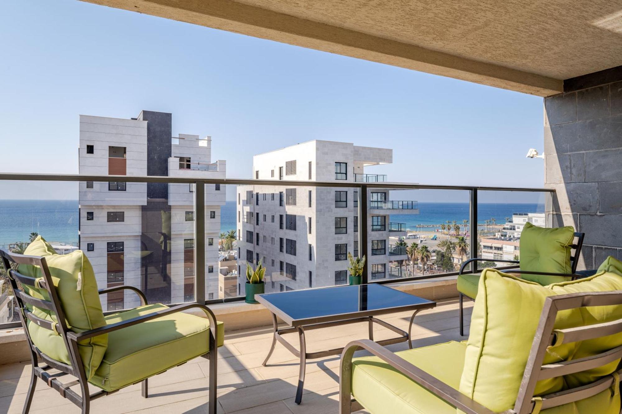 Balfour Sea View City Center Naharija Exteriér fotografie
